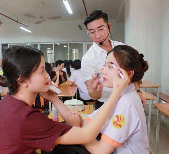 Thẩm mỹ viện - Phun xăm