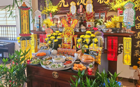 Trang trí gia tiên