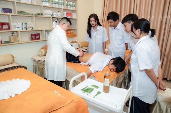 Thẩm mỹ viện - Phun xăm