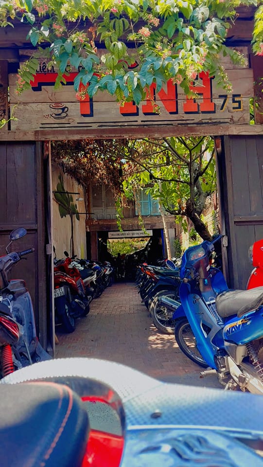 Khám Phá Hòn Ngọc Tĩnh Táo tại Tiệm Cà Phê Tĩnh