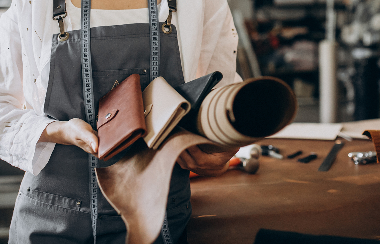 Top 3 Công Ty Chuyên Sản Xuất Đồ Da Uy Tín, Độ Bền Cao Tại Quận 12