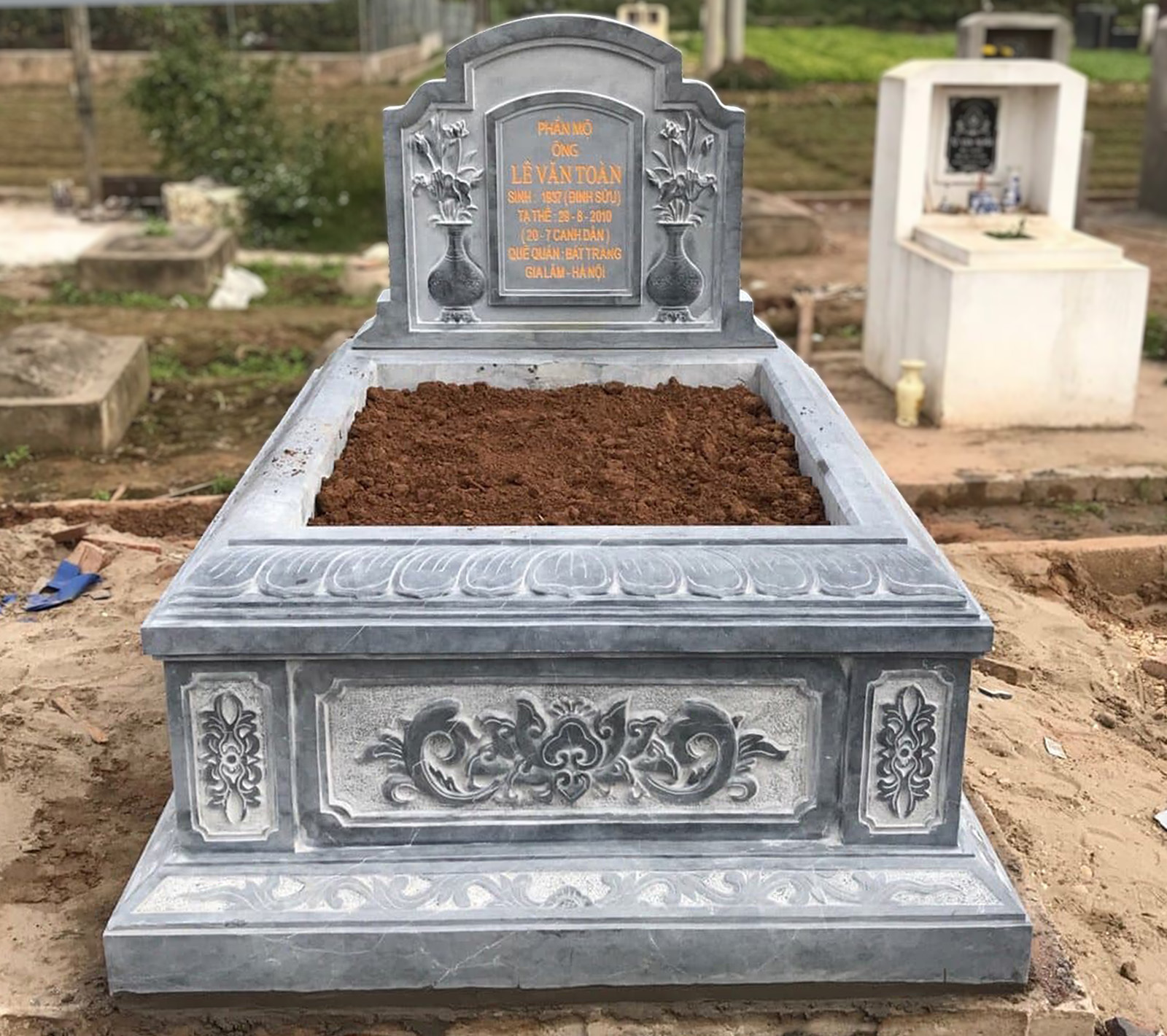 TOP 3 ĐƠN VỊ CHUYÊN THI CÔNG MỘ ĐÁ THIÊN THU UY TÍN TẠI THỦ ĐỨC