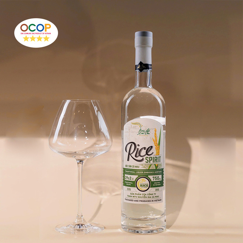 Rượu Trắng Truyền Thống Nguyễn Gia Cà Mau – Hương Vị Đậm Đà Từ Đất Mũi