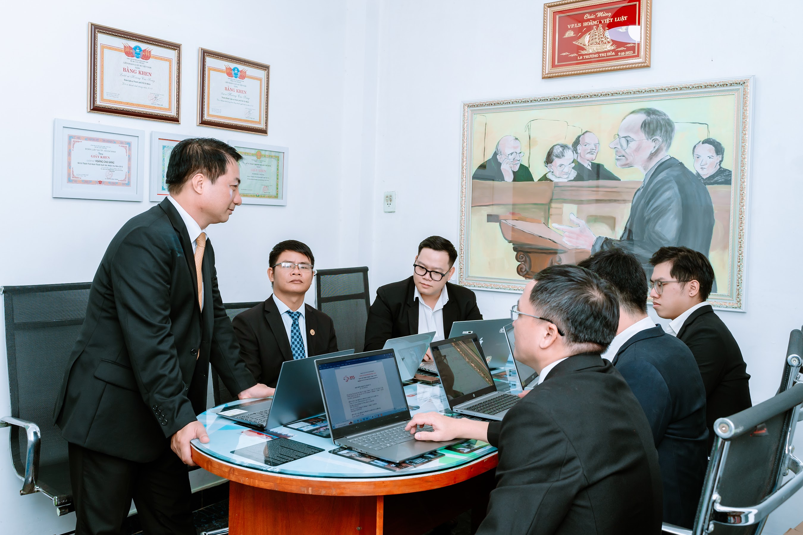 Top đơn vị văn phòng luật chất lượng - uy tín nhất tại Hồ Chí Minh