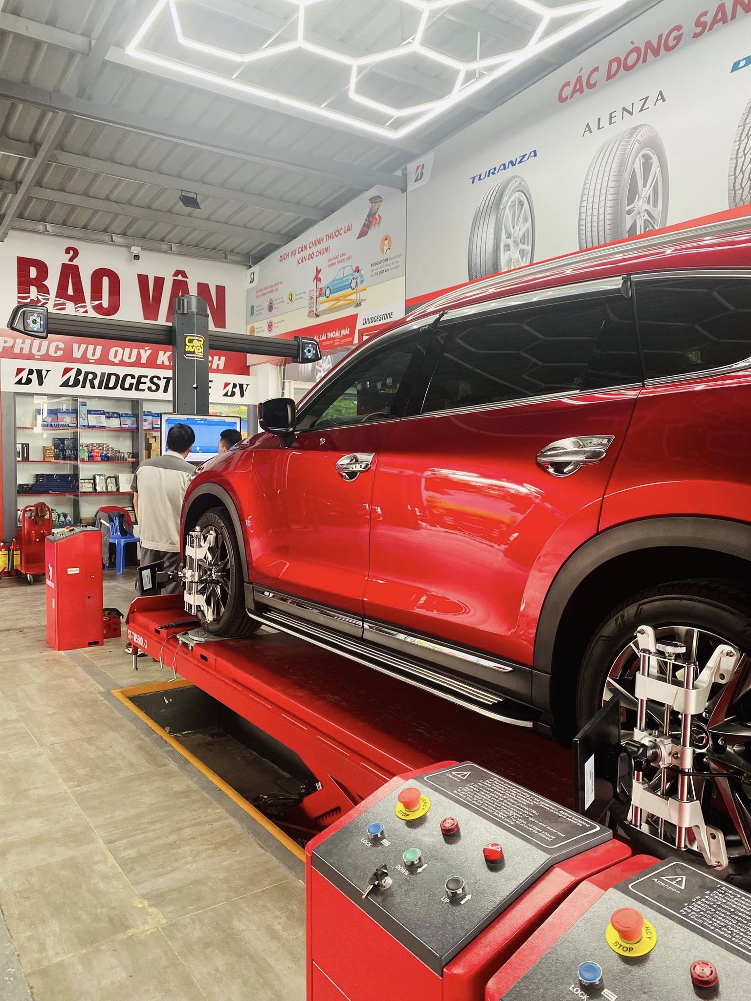 Gợi Ý 3 Địa Chỉ Thay Lốp Xe Uy Tín Ở TP.HCM – An Toàn Trên Mọi Cung Đường!