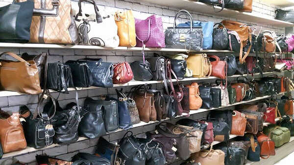 Top 3 cửa hàng sỉ lẻ túi xách chất lượng tại quận 8