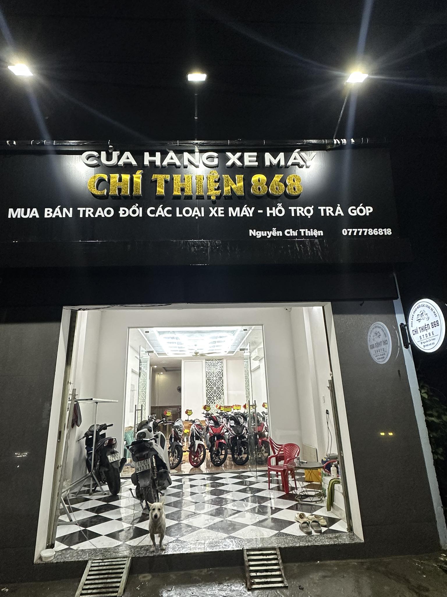 cửa hàng xe máy