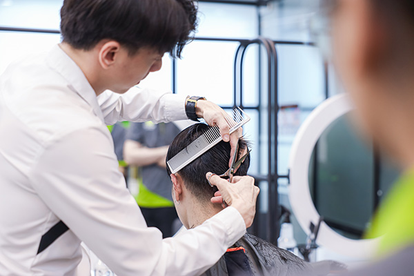 Top 3 Nơi Học Hớt Tóc Từ Cơ Bản Đến Nâng Cao Cho Người Mới Tại Tân Phú Được Học Viên Đánh Giá Cao