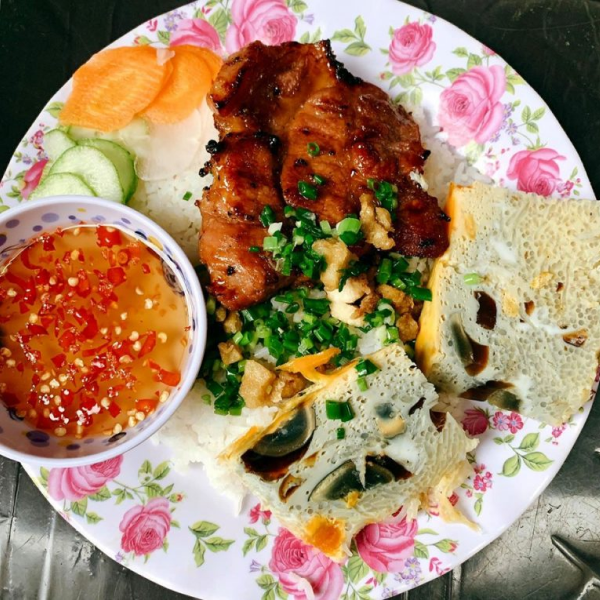 Top 3 địa chỉ bán cơm trưa văn phòng Phú Nhuận giao tận nơi, giá rẻ