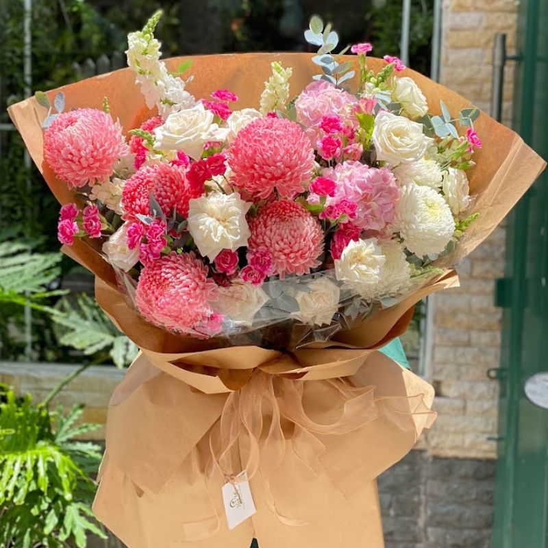 Hoa tươi và nghệ thuật trang trí: Sự lựa chọn đa dạng cho không gian sống