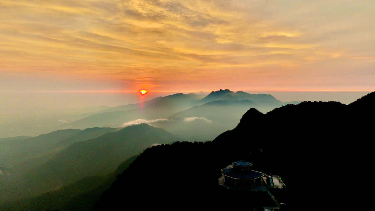 tour du lịch