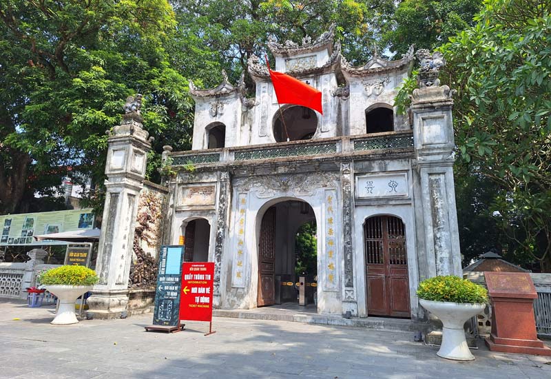 The Best Things to Do in Quan Thanh Temple