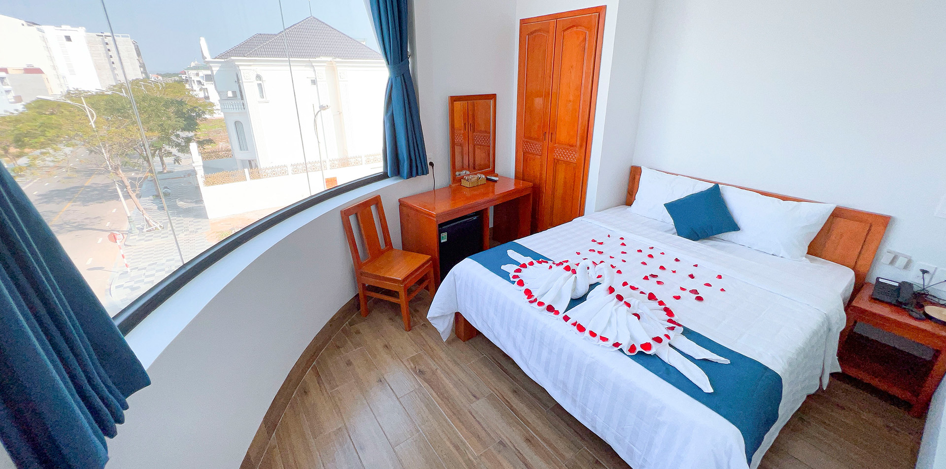 Khám Phá Top 3 Khách Sạn Tốt Nhất Tại Phan Thiết Cho Chuyến Du Lịch Hoàn Hảo