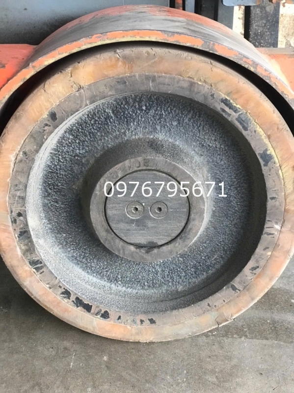 Top 3 Địa Chỉ Cung Cấp Bánh Xe Nâng Uy Tín Tại TP.HCM