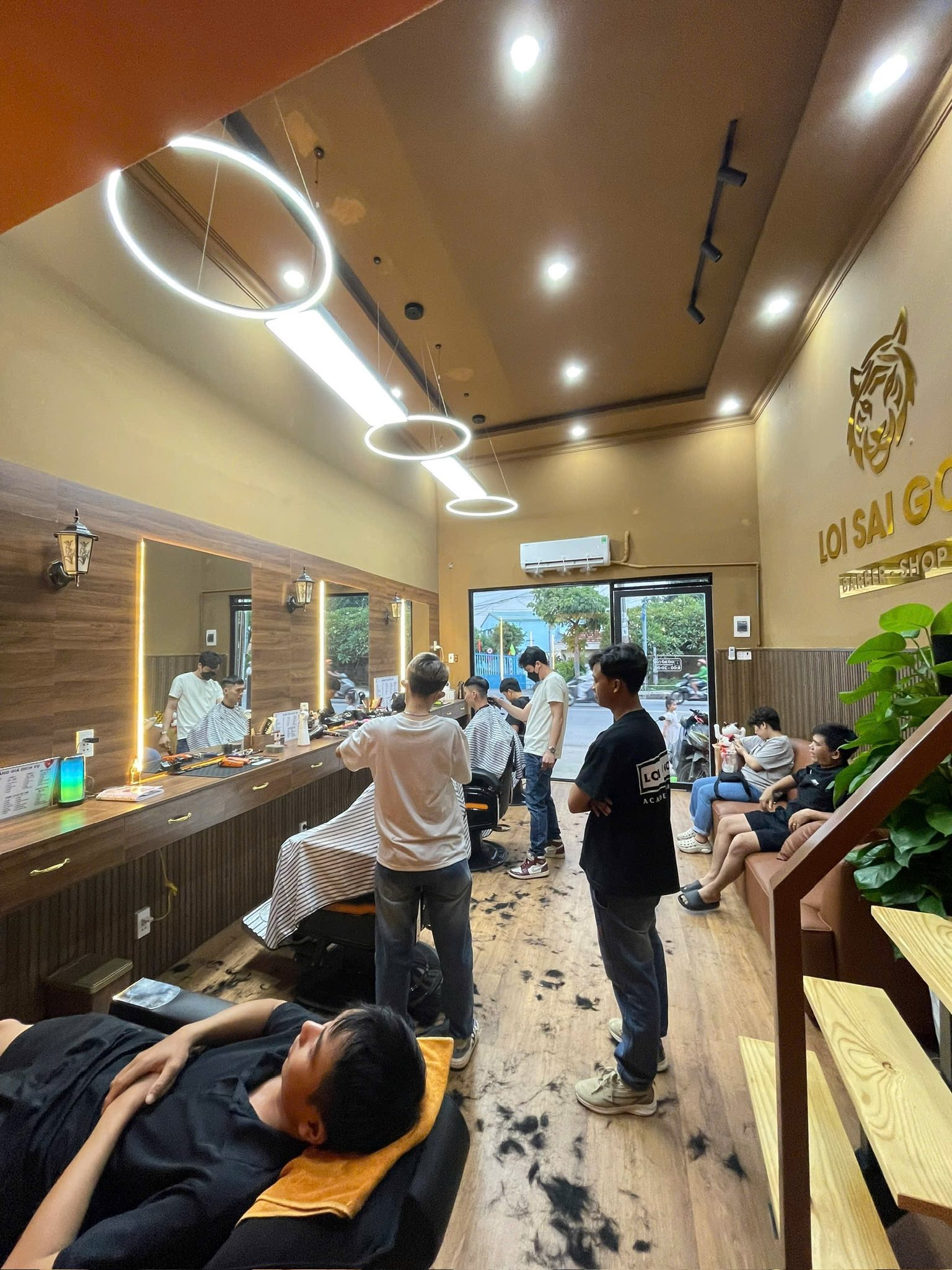 CẮT TÓC NAM THUẬN AN – BARBER SHOP LỢI SÀI GÒN: PHONG CÁCH CHUẨN ĐÀN ÔNG HIỆN ĐẠI
