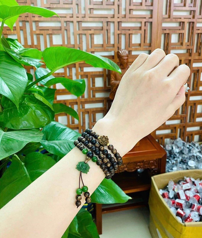 Trầm Hương Sạch Giá Xưởng: Khám Phá Vòng Trầm Hương Đẳng Cấp