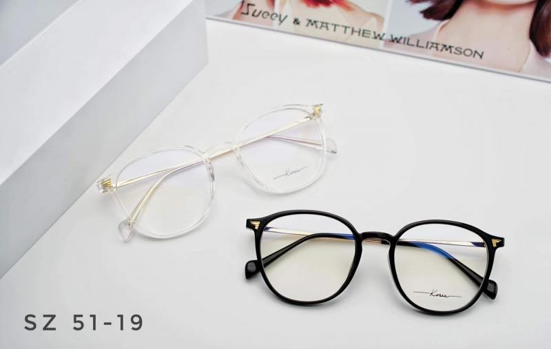 mat-kinh-viet-han-1128244.jpg