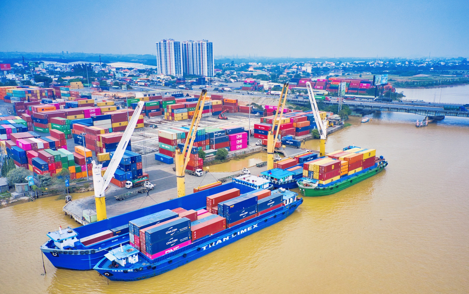cong_ty_logistics_o_binh_duong.jpg