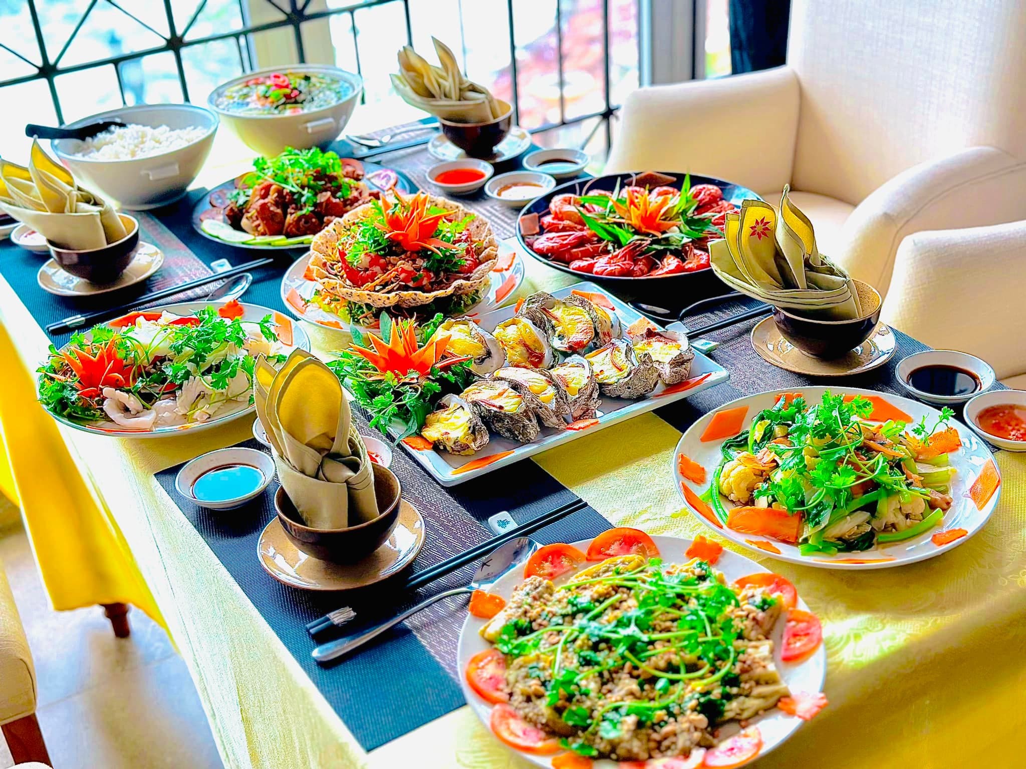Sorrento-Restaurant-and-Bar-tai-Sunset-Town-3-1.jpg