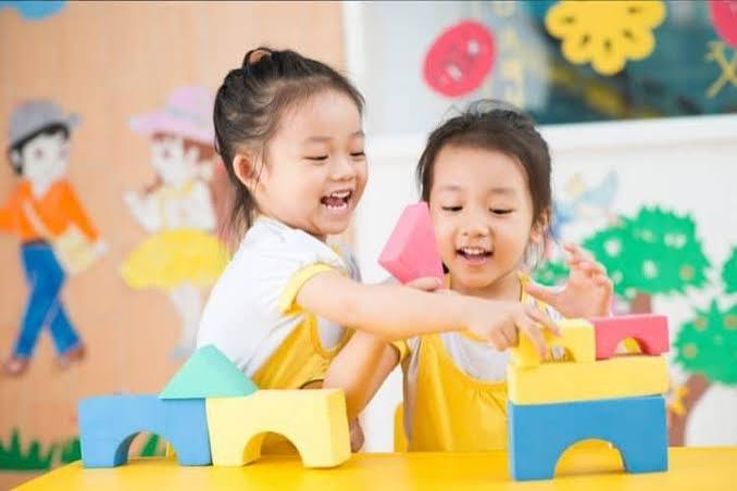 Có nên cho trẻ đi học mầm non? Lợi ích, tác hại và những lưu ý