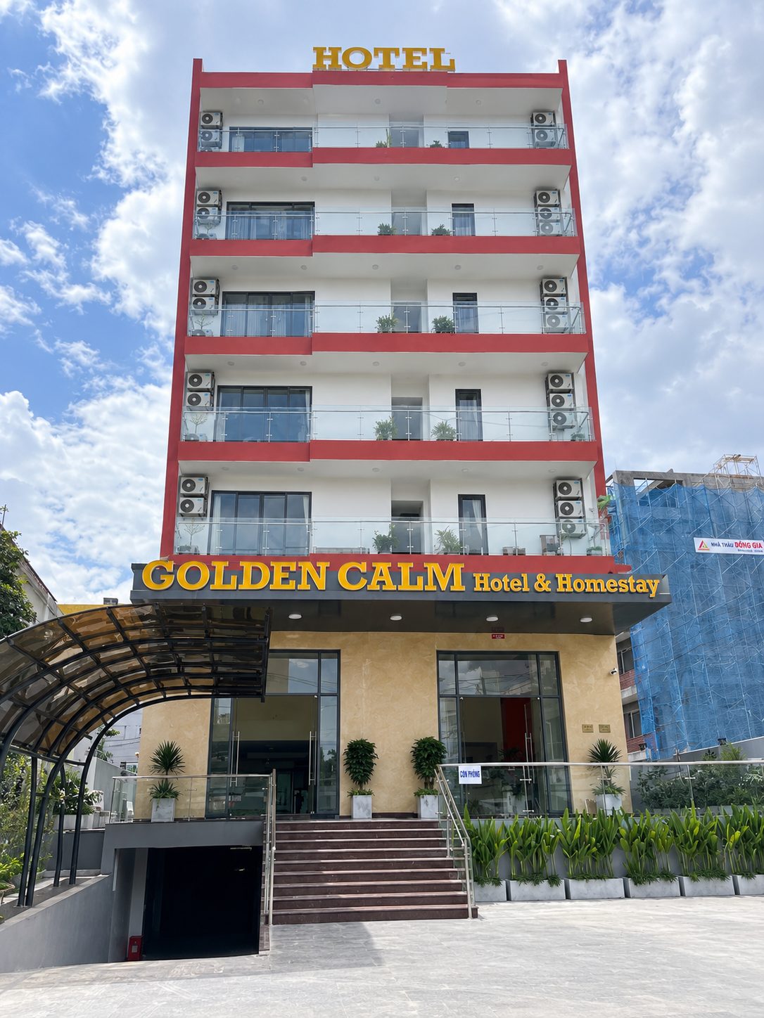 Golden_Calm_nhe.jpg
