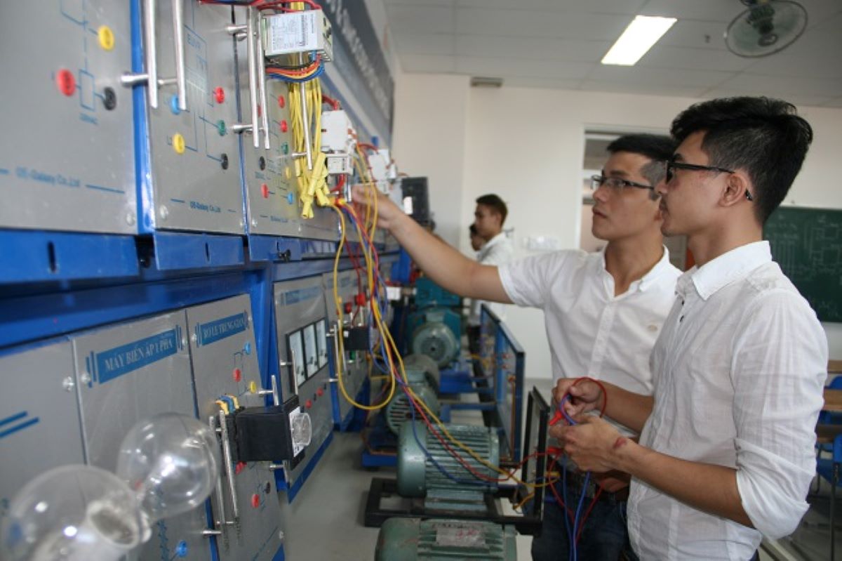 Top các tường đào tạo ngành Công nghệ kỹ thuật điện, điện tử