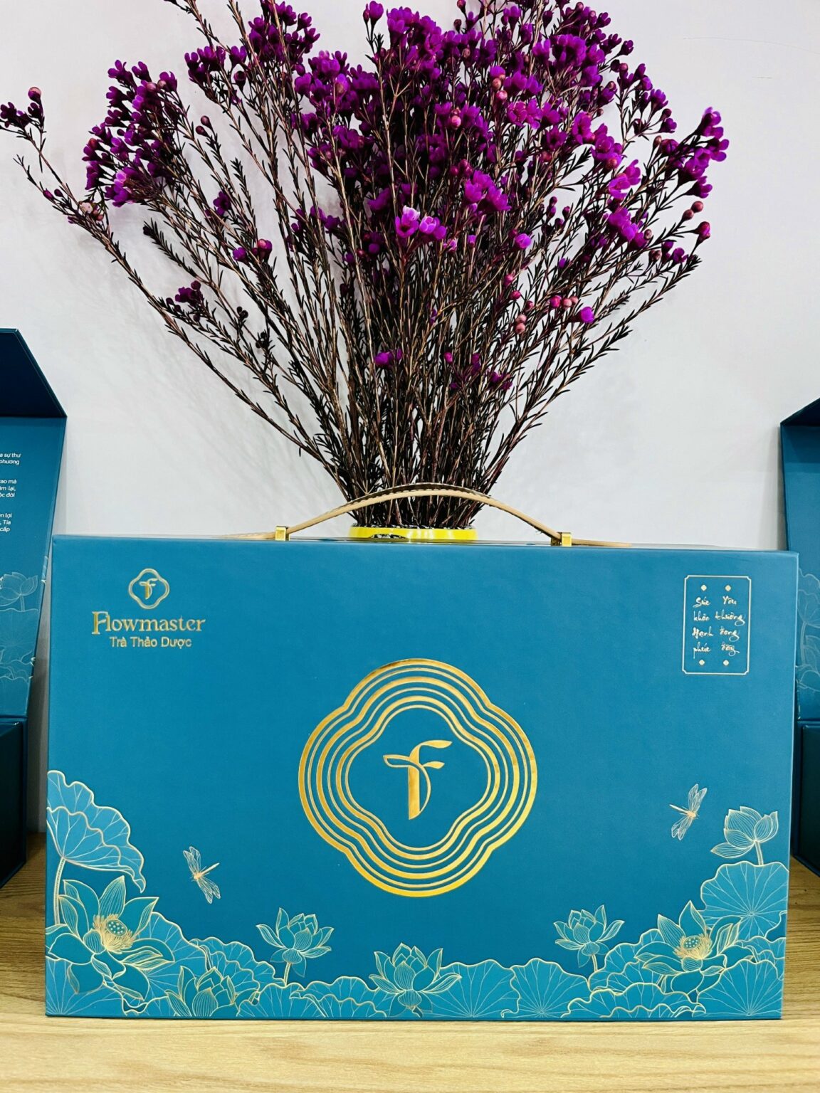 Flowmaster: Tinh Hoa Trà Thảo Mộc & Hành Trình Tái Tạo Năng Lượng Từ Thiên Nhiên