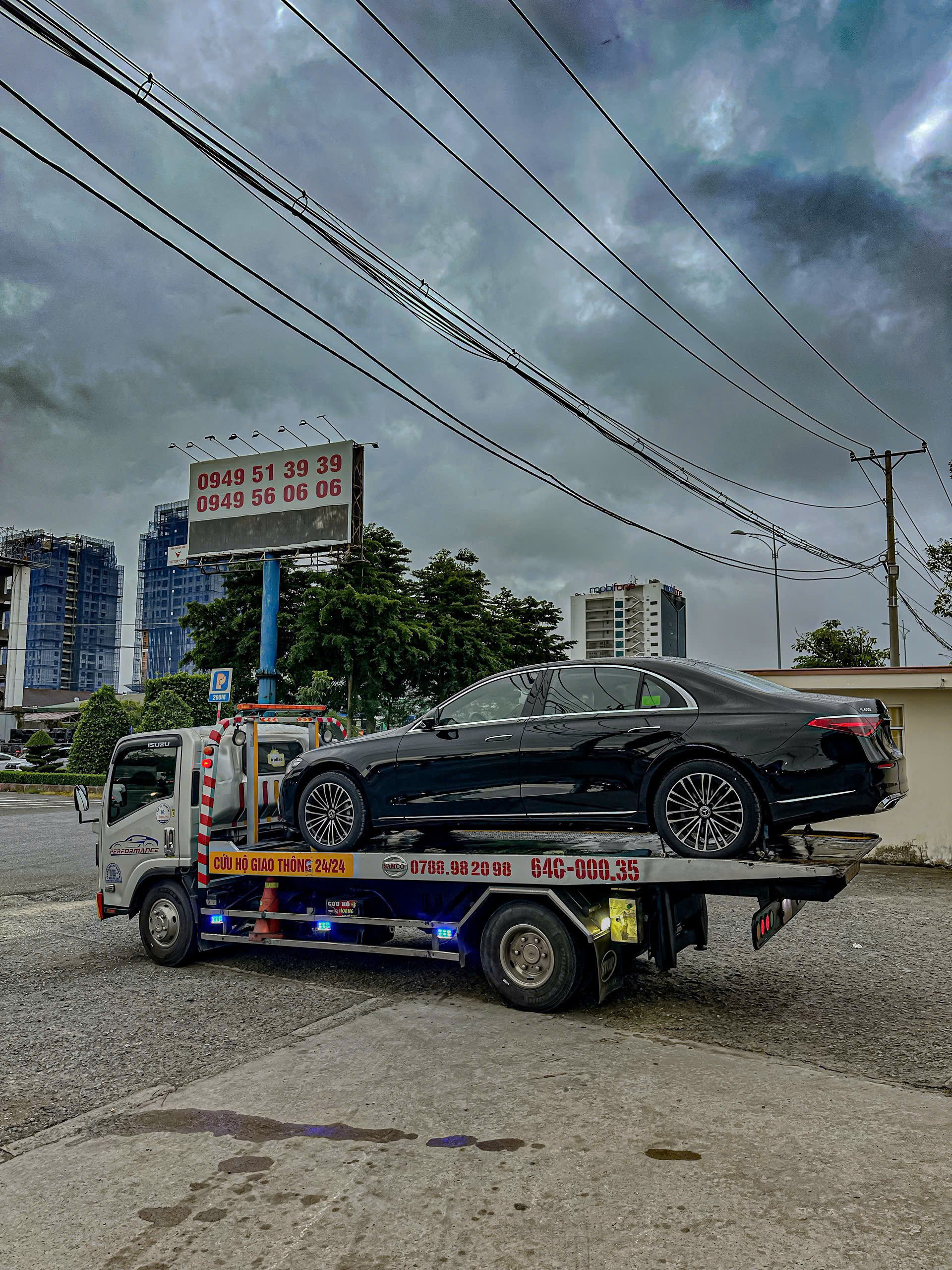 Cứu Hộ Ô Tô Ban Đêm Tại Vĩnh Long – Tại Sao Bạn Nên Chuẩn Bị Sẵn Số Hotline?