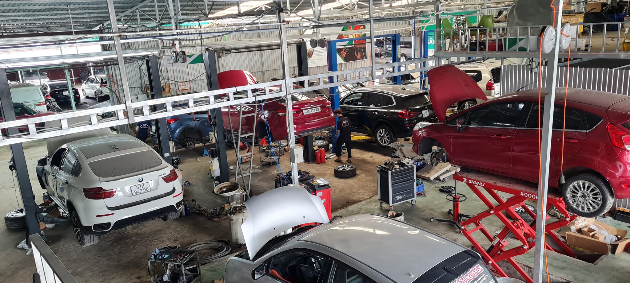 Tư Vấn Chọn Nhớt Xe Ô Tô Phù Hợp Từng Dòng Xe Tại Garage Nguyễn Gia