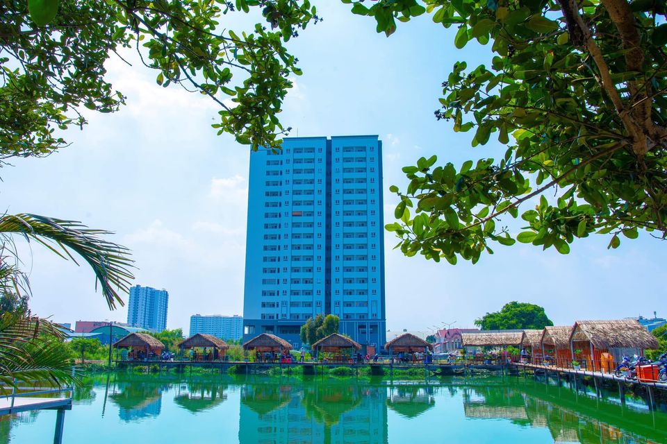 Top 3 Nhà Hàng Nổi Tiếng Quận 8: Địa Điểm Ẩm Thực Không Thể Bỏ Qua