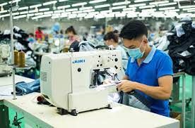 Top 3 xưởng may gia công quần áo uy tín tại TP HCM