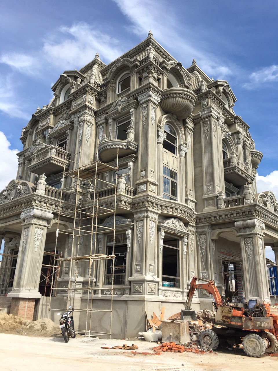 Top 3 Công Ty Sản Xuất Nhôm, Kính Uy Tín Nhất Tại Thành Phố Hồ Chí Minh