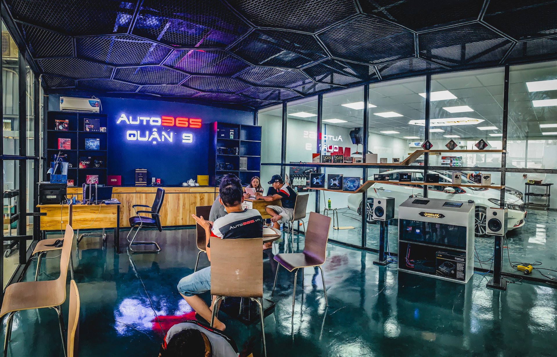 Auto365 Quận 9 hệ thống nâng cấp chăm sóc xe chuyên nghiệp tại TP.HCM