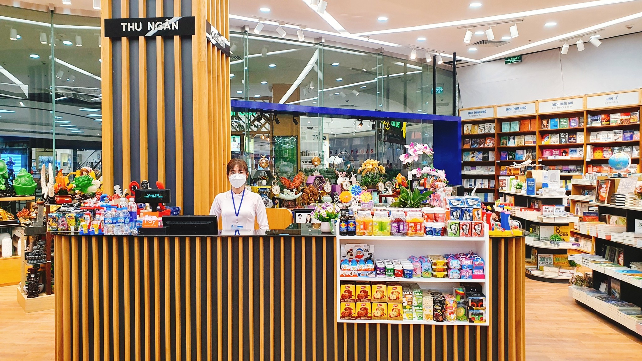 Những Nhà Sách Uy Tín Nhất Sài Gòn: Nhà Sách Thủy Tiên