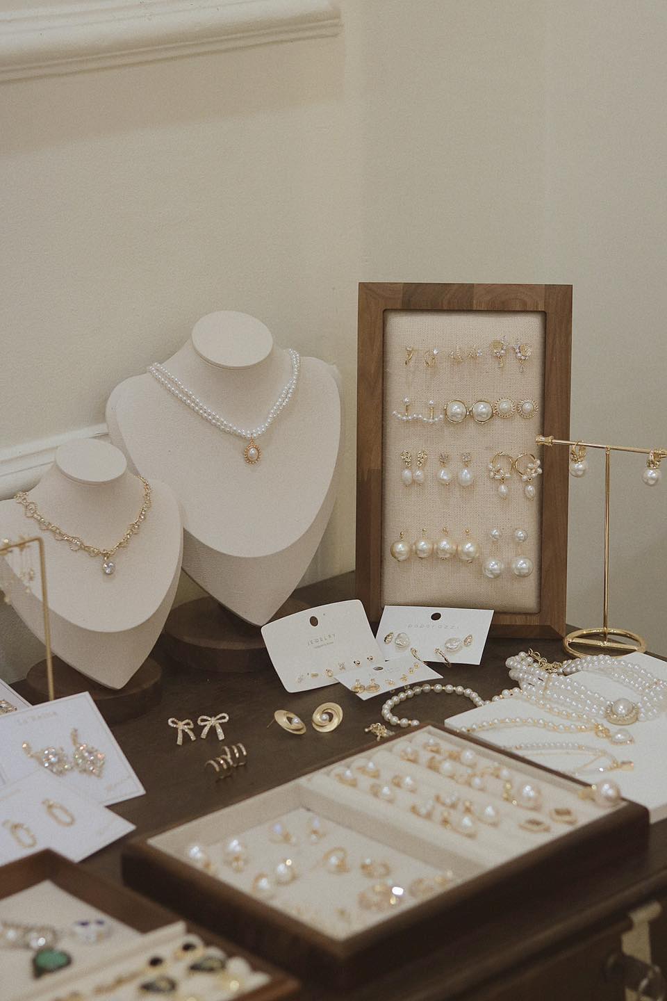 La’Reine - Thiên đường của Trang sức và Phụ kiện Tinh tế tại Sài Gòn