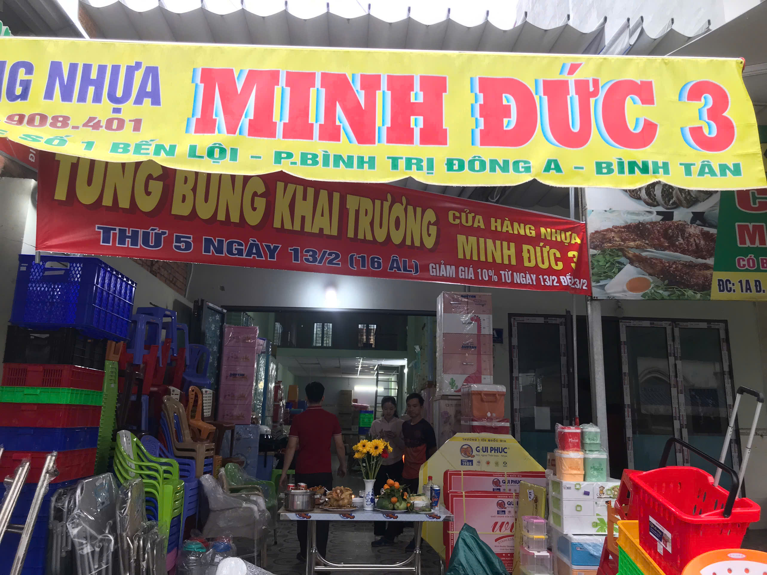 Tưng Bừng Khai Trương Cửa Hàng Nhựa Gia Dụng Minh Đức 3