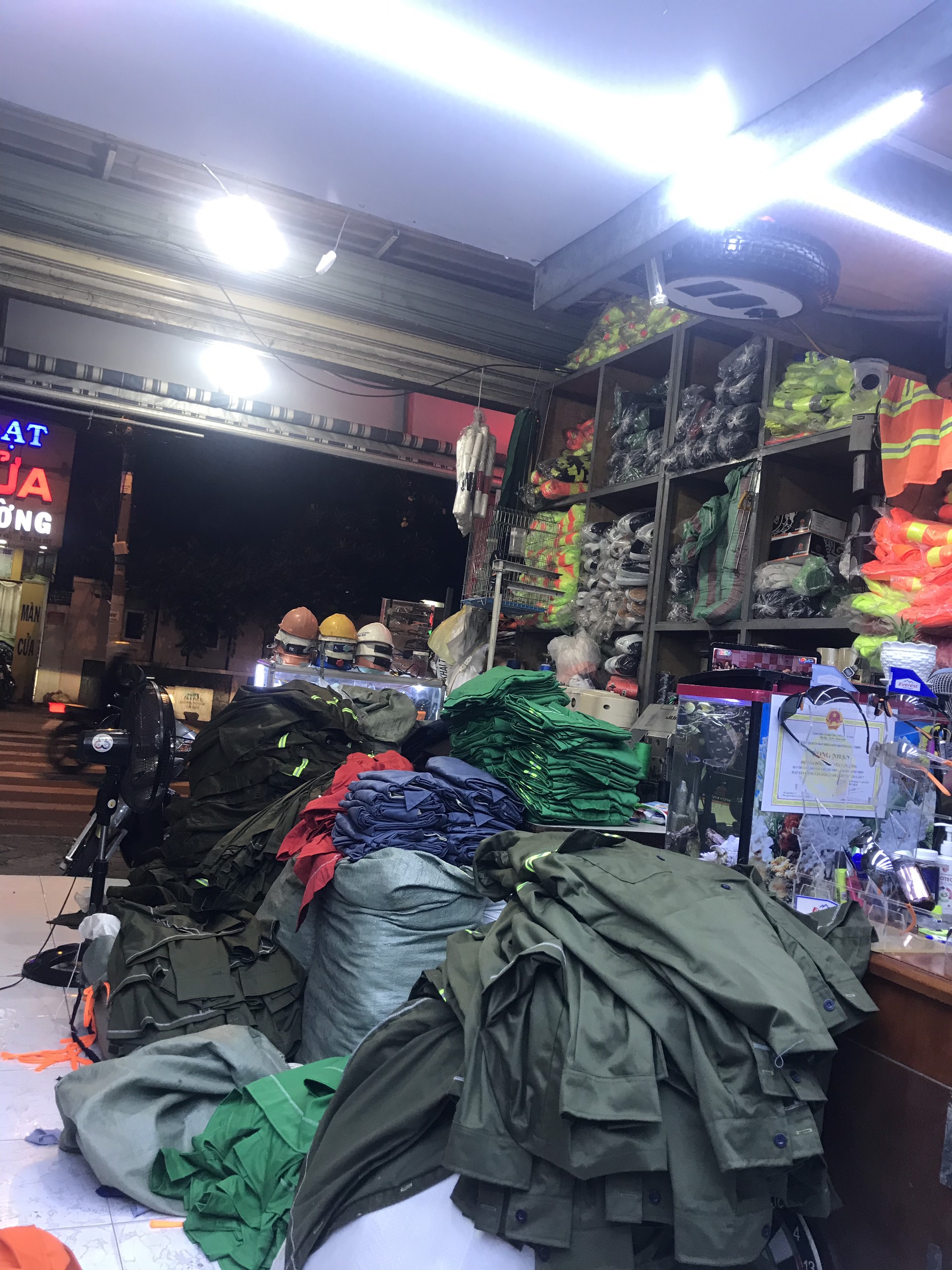 Top 3 Lý Do Chọn Bảo Hộ Lao Động Anh Linh - Đối Tác Tin Cậy Trong Công Tác Bảo Vệ An Toàn Lao Động1
